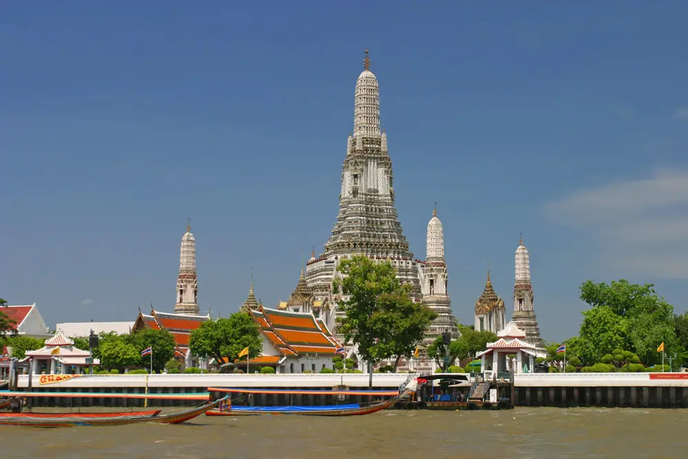 왓 아룬(Wat Arun Ratchawararam)