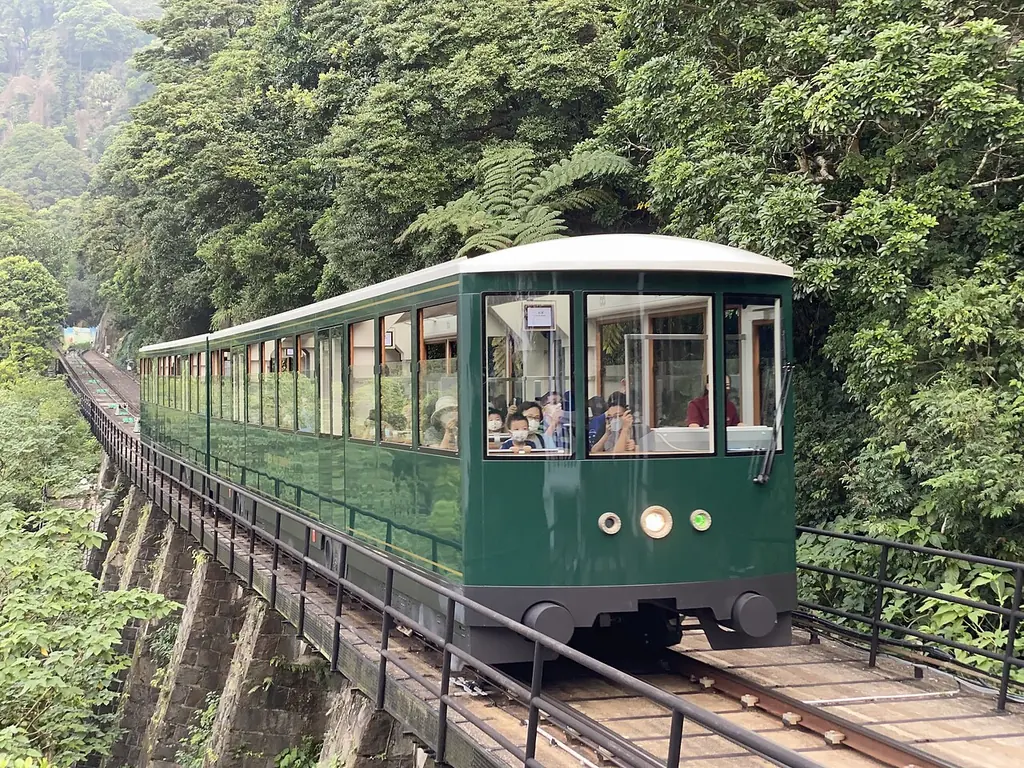피크 트램(山頂纜車)