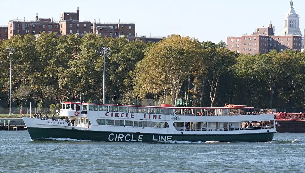 서클라인 랜드마크 크루즈(Circle Line Landmarks Cruise)
