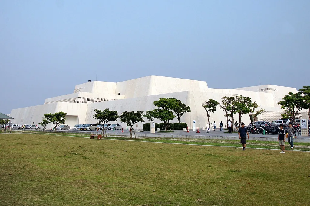 오키나와 현립 박물관·미술관(沖縄県立博物館・美術館)