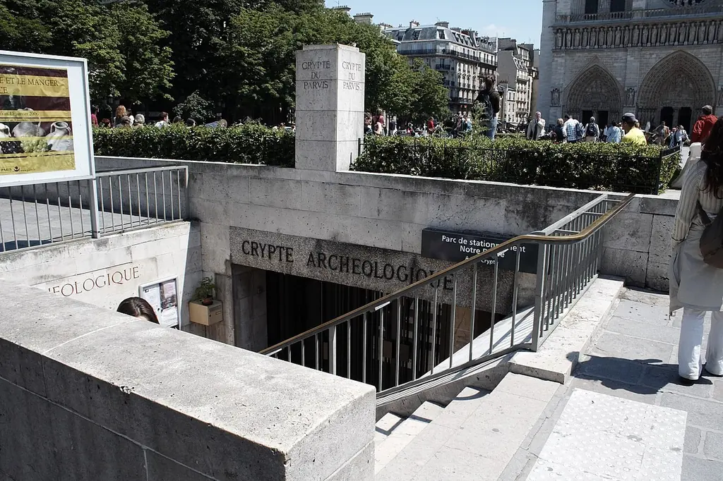노트르담 광장 고고학 지하실(Crypte archéologique de l'île de la Cité)