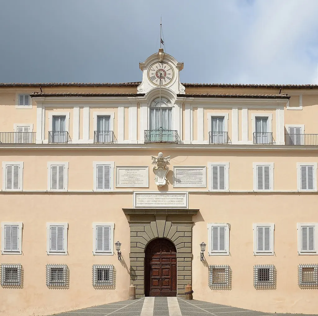 카스텔 간돌포 교황궁·비밀정원(Palazzo Apostolico e Giardino Segreto di Castel Gandolfo)