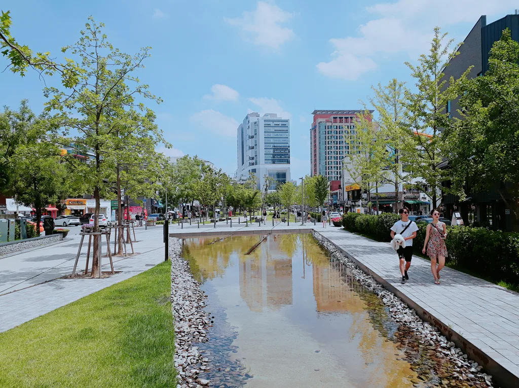 Gyeongui Line Forest Park